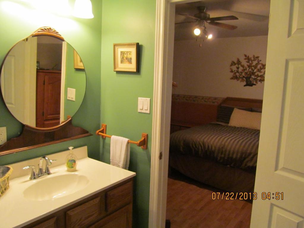 Twin Pines Bed And Breakfast Peterborough Oda fotoğraf