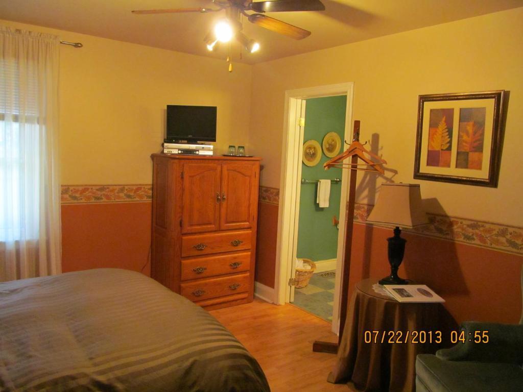 Twin Pines Bed And Breakfast Peterborough Oda fotoğraf