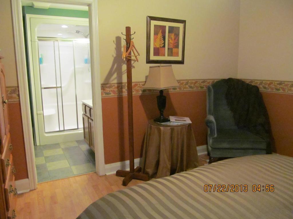 Twin Pines Bed And Breakfast Peterborough Oda fotoğraf