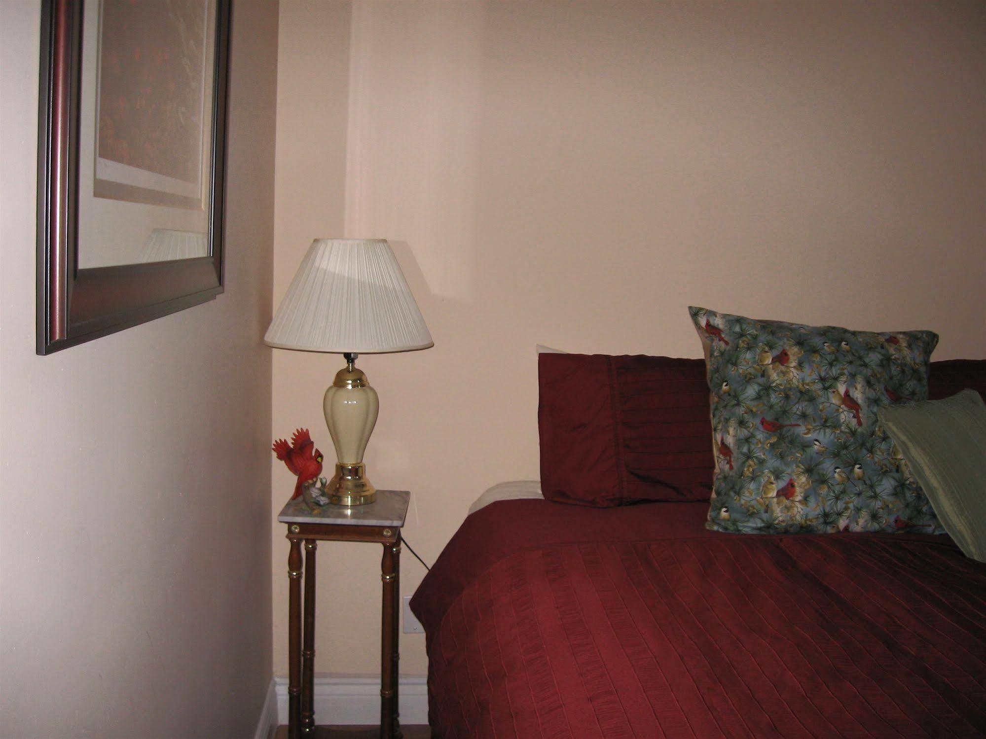 Twin Pines Bed And Breakfast Peterborough Dış mekan fotoğraf