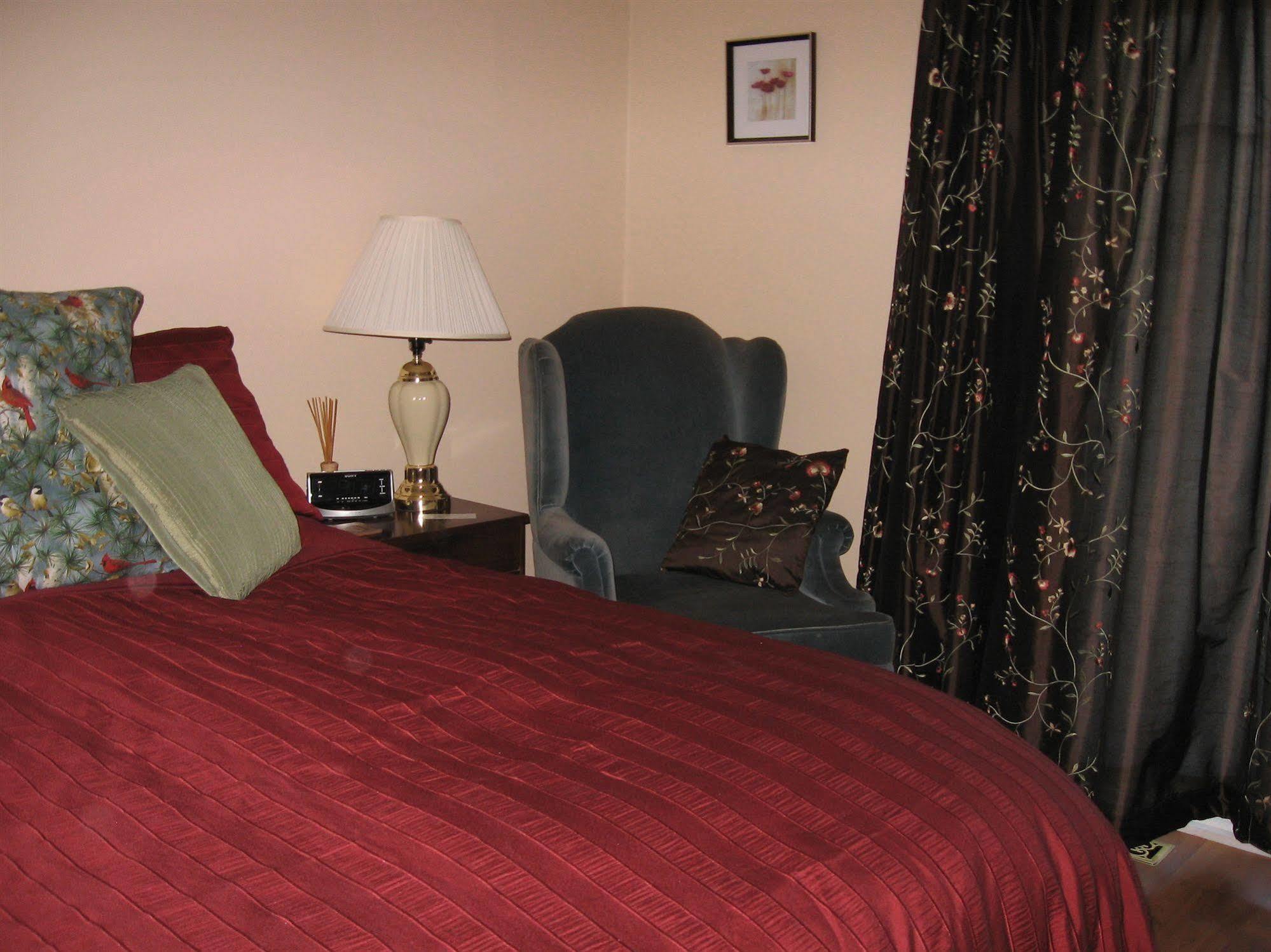 Twin Pines Bed And Breakfast Peterborough Dış mekan fotoğraf